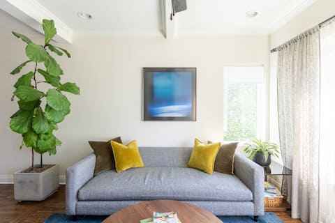 Beautiful 4 bedroom 3 full bath Bungalow