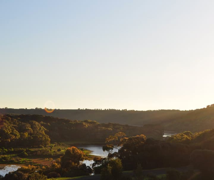 Off-grid Tiny House, Farm Setting, Ocean Views. - Koroit