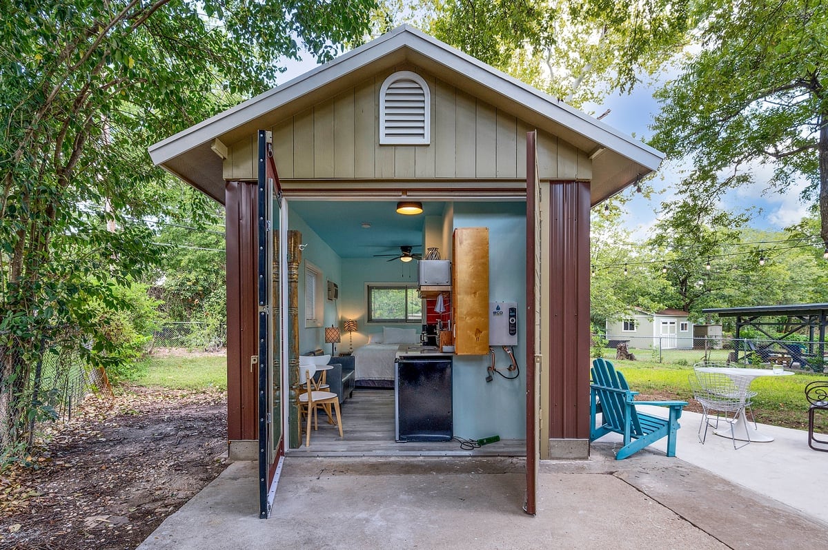 Retro Tiny House - Private - East Austin