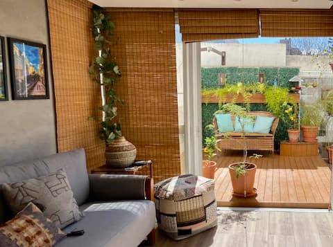 Airbnb em destaque: Private Garden with Hot Tub near the Waterfront em Cidade Baixa
