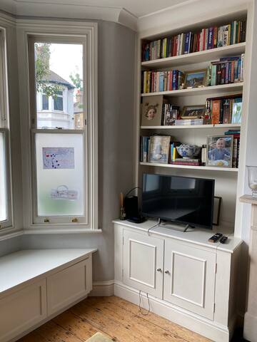 Chic and stylish three bedroom house with garden gallery image 5