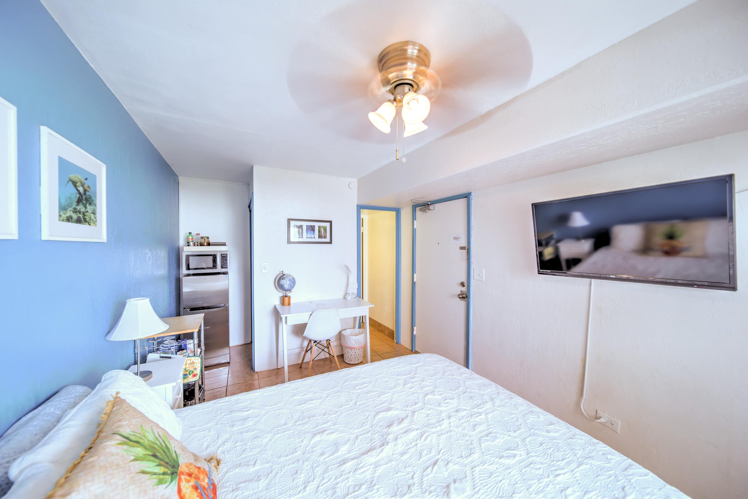 Condo in Honolulu · ★4.8 · 1 bedroom · 1 bed · 1 shared bath - Image 2