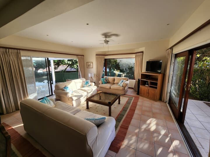 Spacious, Sea View, Wi-fi, Pets, Near Beach - Kenton-on-Sea