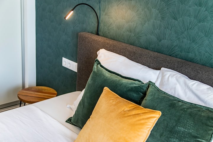 غرفة النوم ذات الأوراق الخضراء