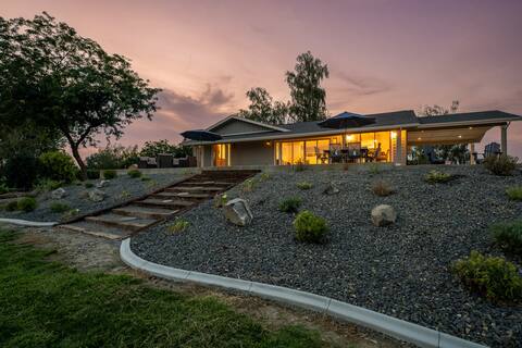 Riverfront Home in the heart of Wine Country