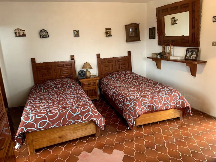 "Lupita", Vista interior de la recamara 1.
Dos camas sencillas y un baño completo.