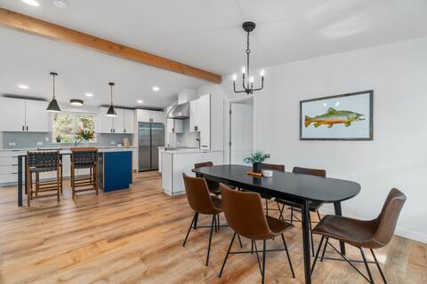 Modern Ranch House, a stone's throw to the river