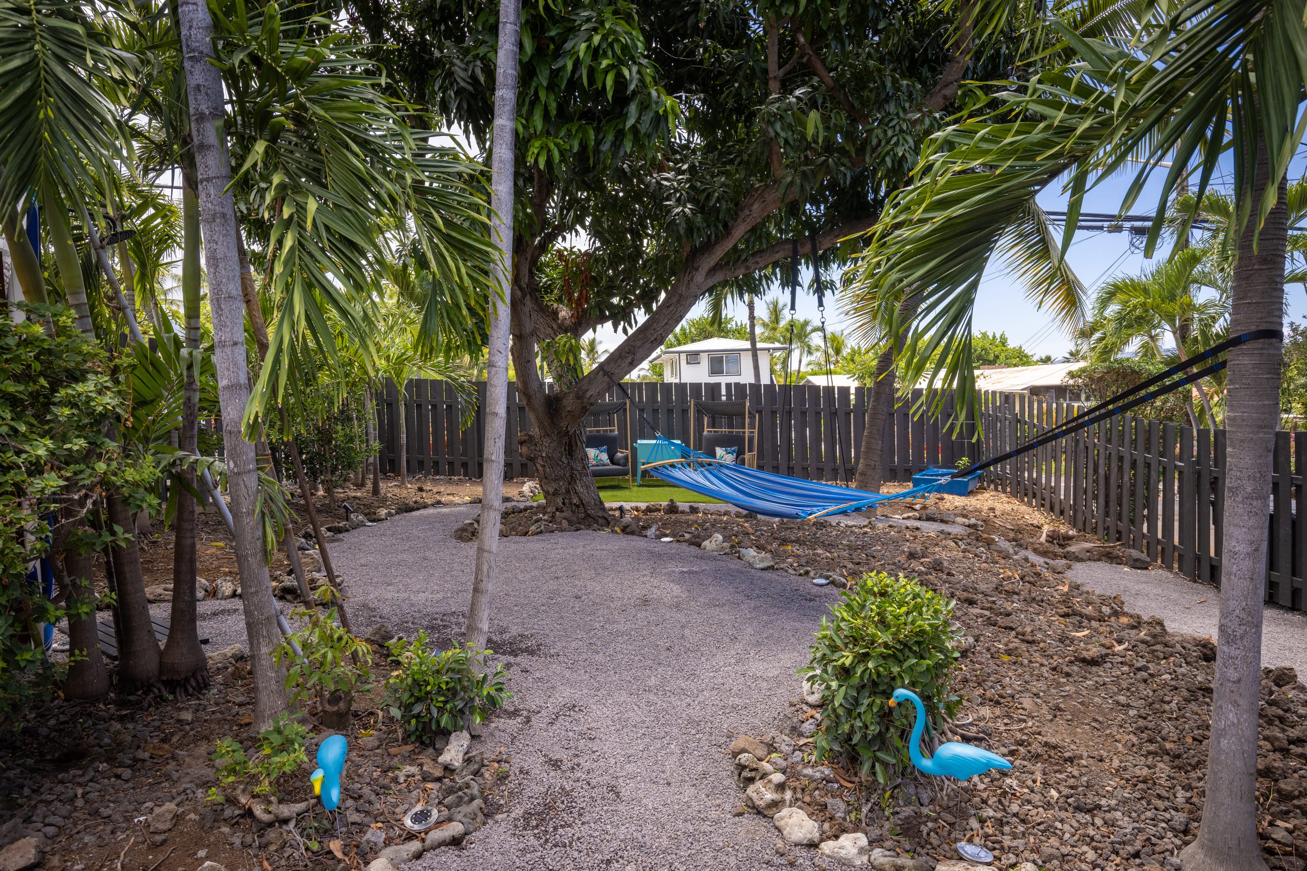 Home in Kailua-Kona · ★4.91 · 2 bedrooms · 4 beds · 2.5 baths - Image 25