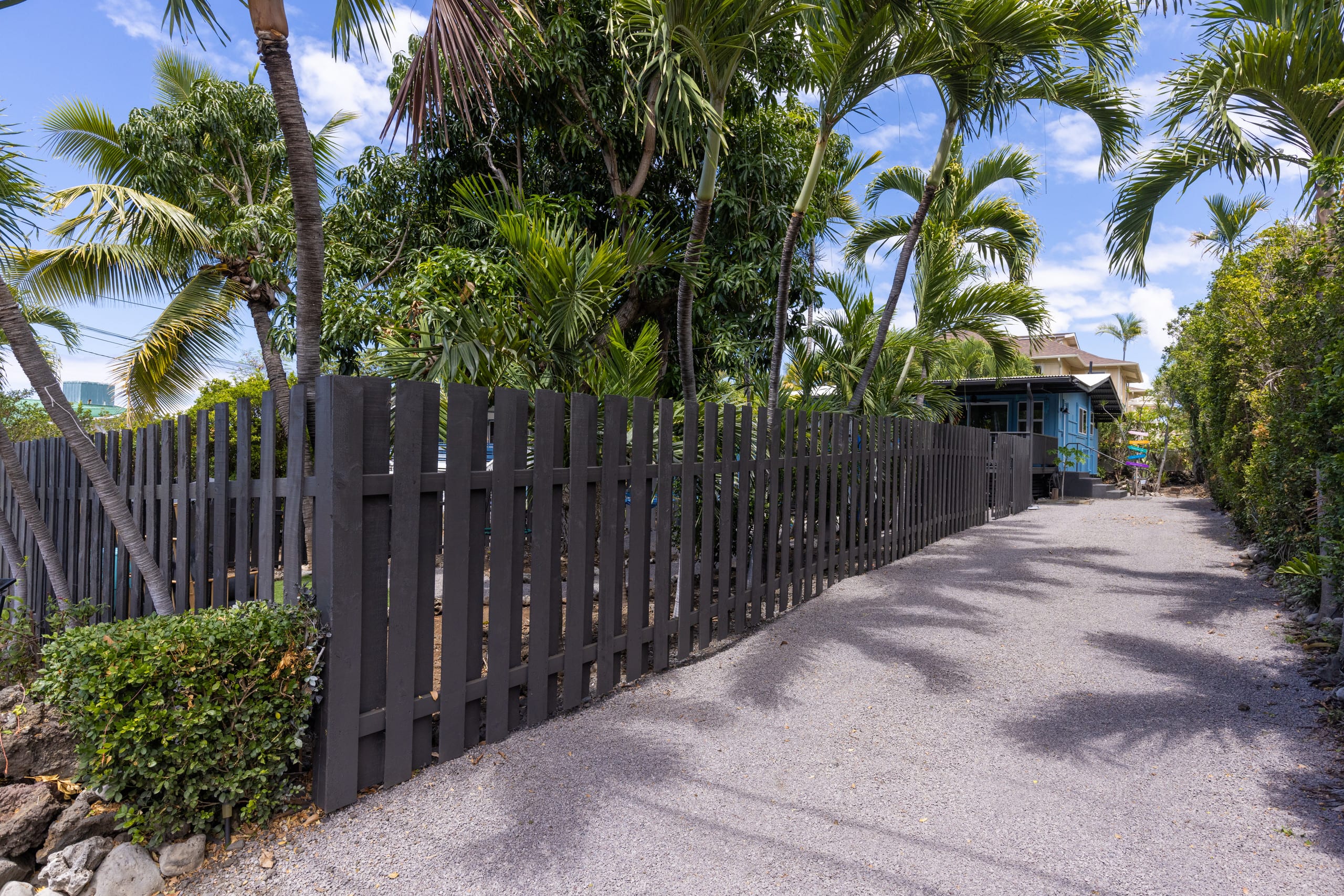 Home in Kailua-Kona · ★4.91 · 2 bedrooms · 4 beds · 2.5 baths - Image 26