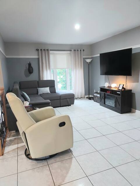 Downtown with SPA, great home