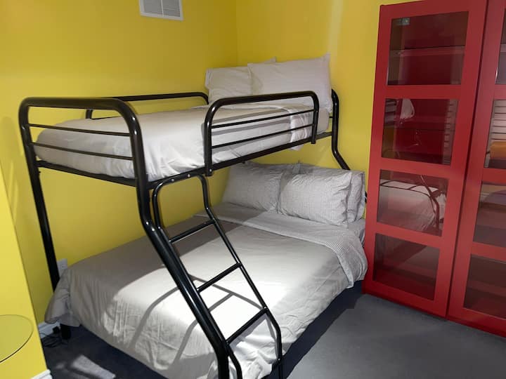 Dormitorio #4- 1 Cama individual y cama doble
