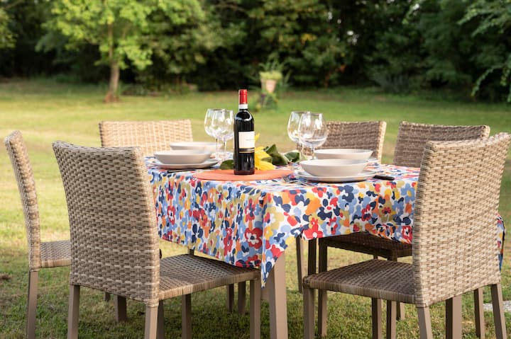 Relax in Tuscany: a detached house with a garden