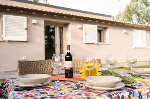 Relax in Tuscany: a detached house with a garden