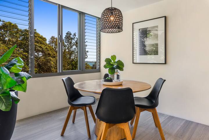 Number Five gallery image 3