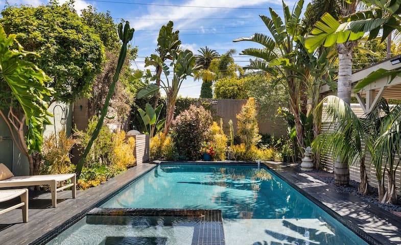 Pool House Oasis Close to Venice & Marina gallery image 2