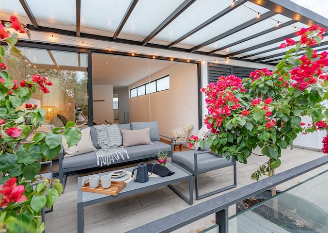 IKAL HOUSE,7gues,Penthouse,4BR/3.5BA/2Terraces/A/C gallery image 4