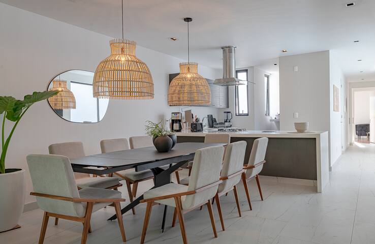 IKAL HOUSE,7gues,Penthouse,4BR/3.5BA/2Terraces/A/C gallery image 3