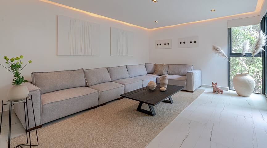 IKAL HOUSE,7gues,Penthouse,4BR/3.5BA/2Terraces/A/C gallery image 2