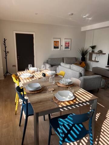 Modern Gated 5 Bed Apartment close to Luas Line gallery image 5