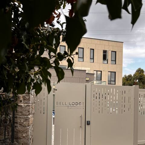 Modern Gated 5 Bed Apartment close to Luas Line gallery image 3