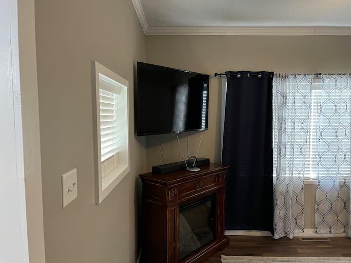 2 Bedroom (Queen Beds) 2 Bath With Cozy Patio Area - Ligonier, IN