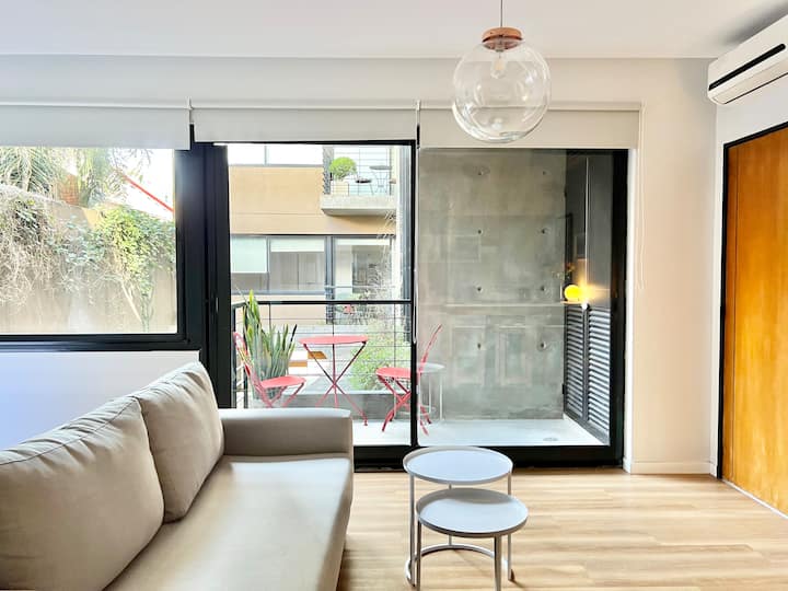 Departamento monoambiente con balcón en Chacarita