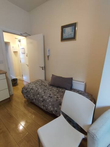 Happy Big 2-BR Apartment x gallery image 2