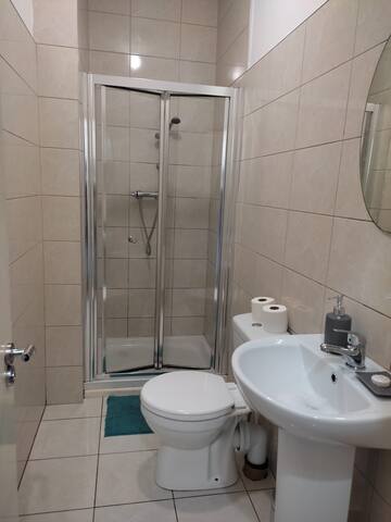 Happy Big 2-BR Apartment x gallery image 4