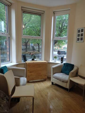 Happy Big 2-BR Apartment x gallery image 5