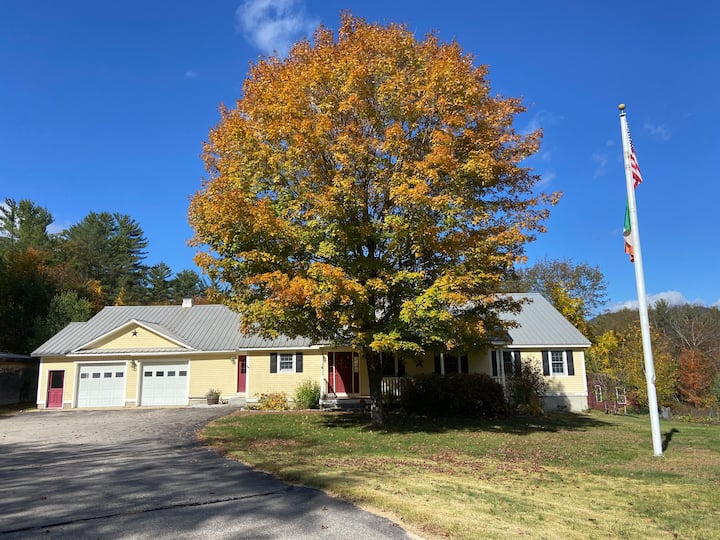 North Conway Country House on the Saco River Houses for Rent in