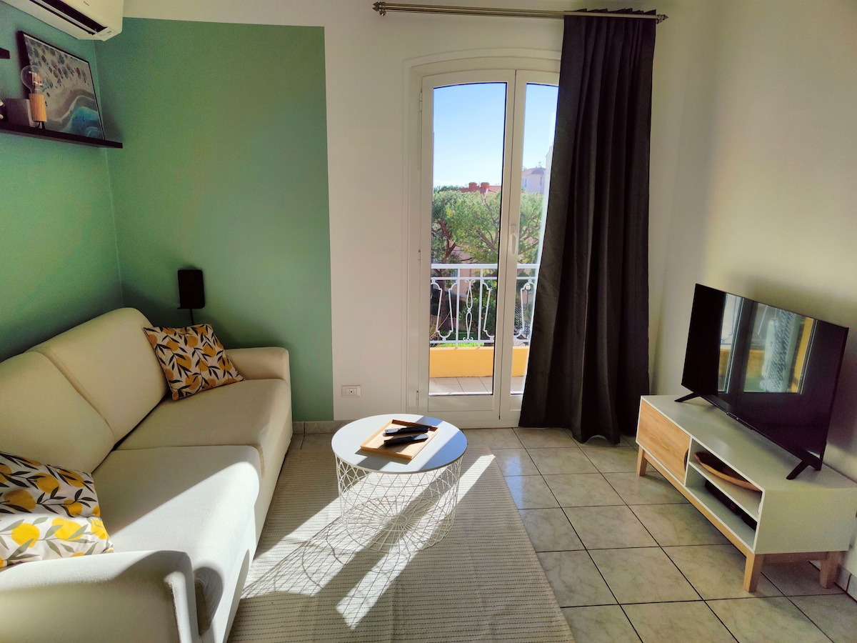 Top performing Airbnb: Studio close to beach and shops in Menton