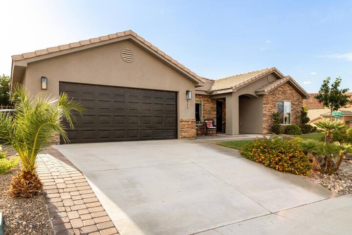 Heated Pool at Turtle Cove Sleeps 12 gallery image 3