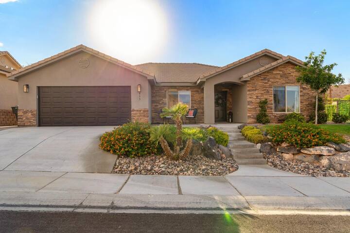 Heated Pool at Turtle Cove Sleeps 12 gallery image 4