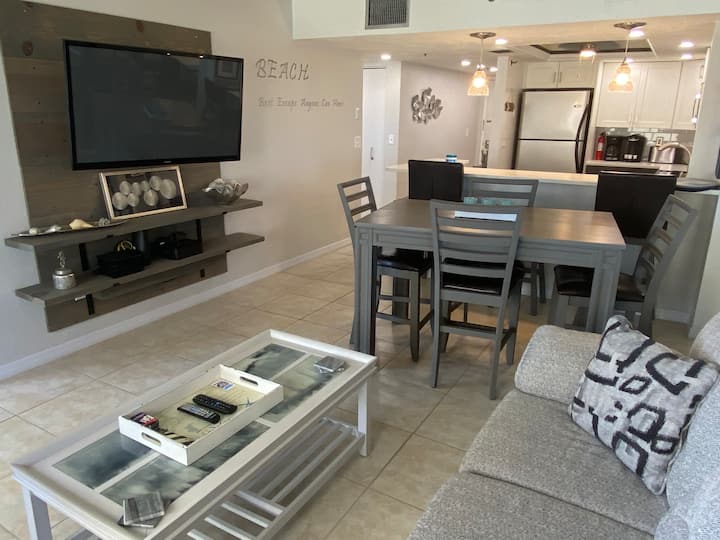 Ocean View, Beautifully Furnished, Modern Condo - Daytona Beach, FL