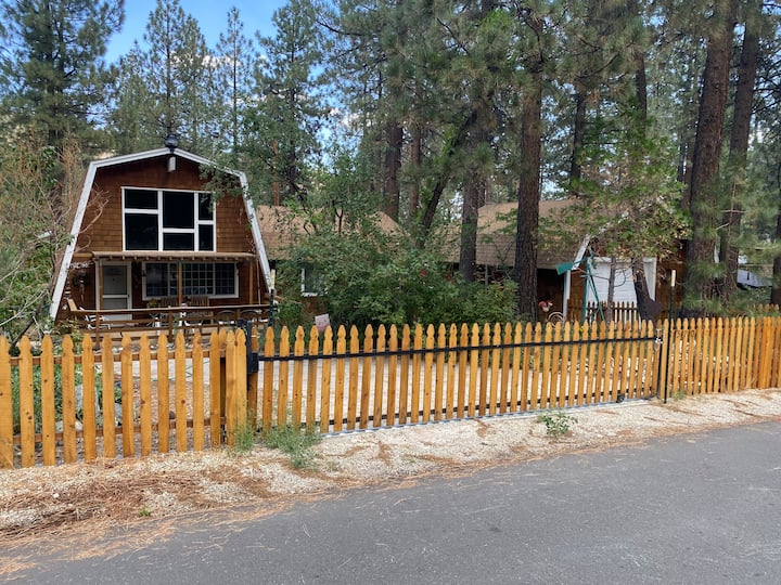 Beautiful Cabin set in Pines surrounded by Lilac's Cabins for Rent in Wrightwood, California