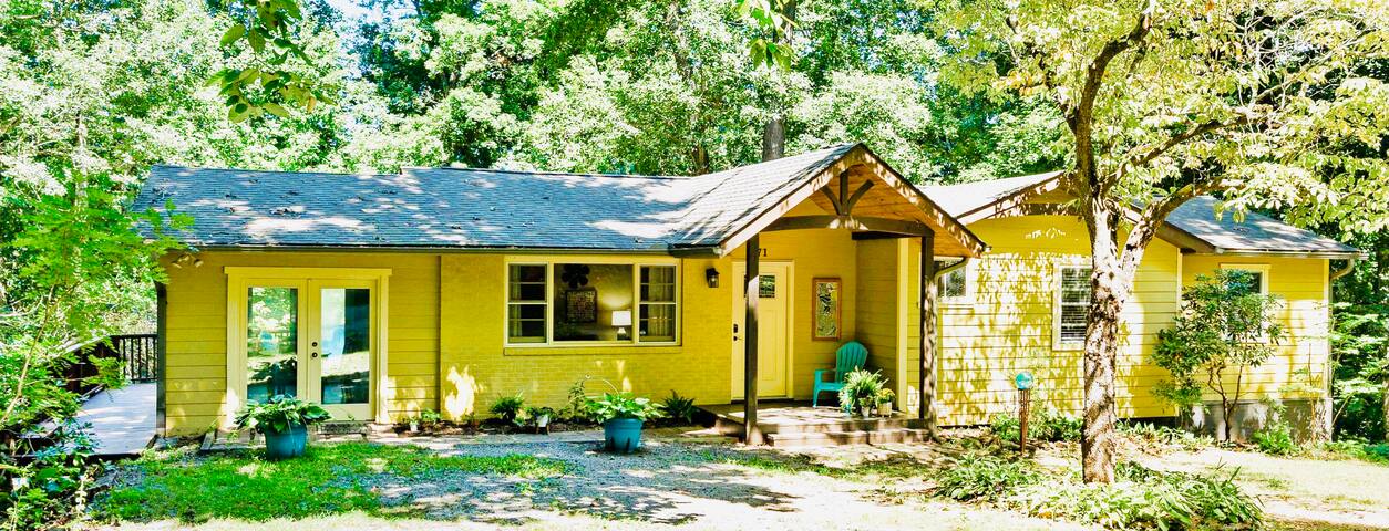 Spacious,DECK,Hiking, near DWTN Ashville &Biltmore