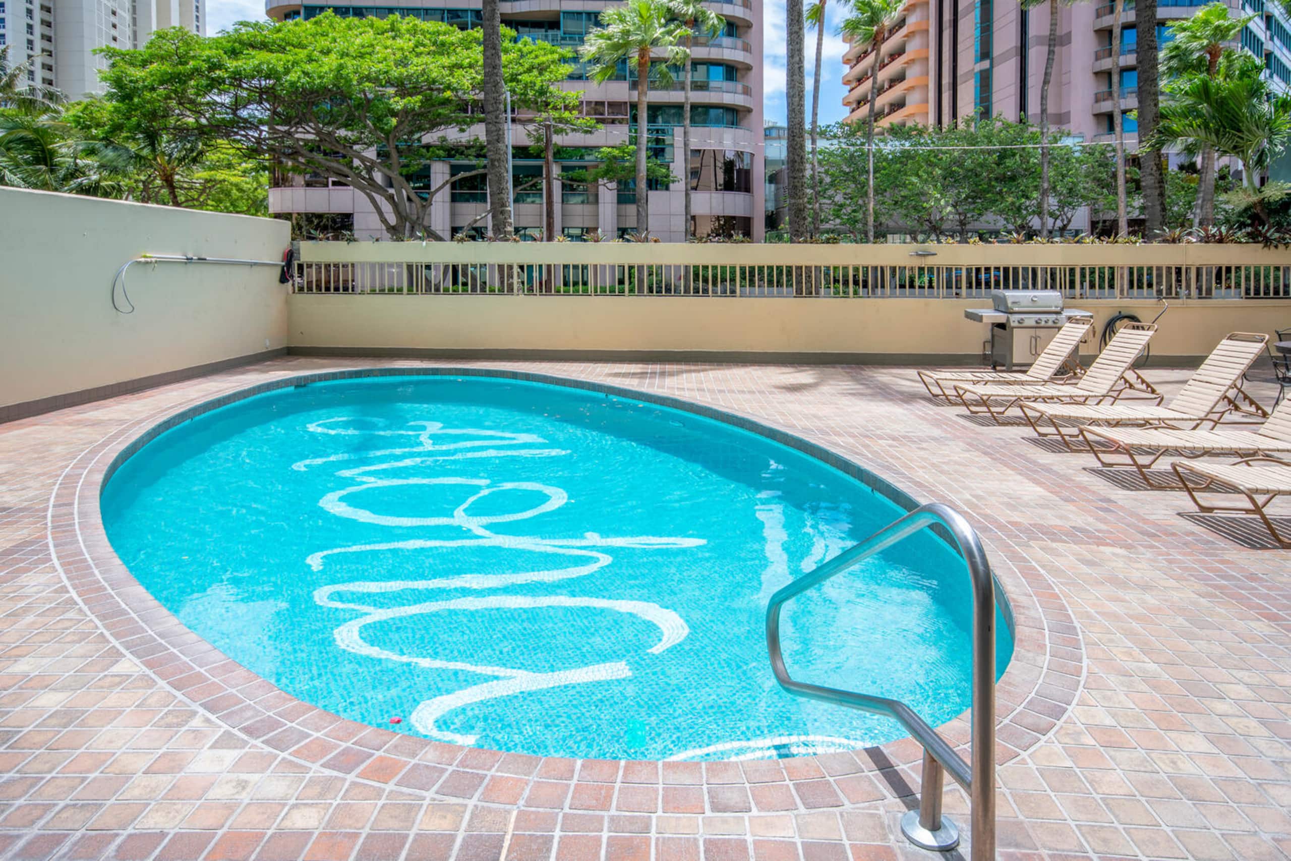 Condo in Honolulu · ★4.63 · 2 bedrooms · 4 beds · 1 bath - Image 43