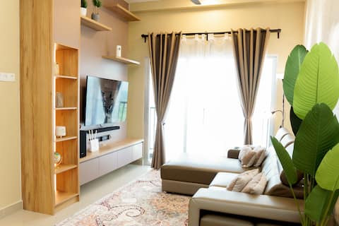 Premium Lakeview Condo in Puchong