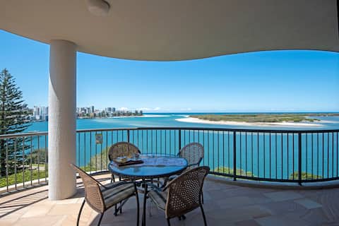 Popular Airbnb listing: Windward Passage 300 degree views in Golden Beach