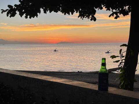 Beautiful Lovina Villa less than 30 sec from beach