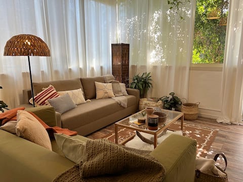 Cozy near Sea, Family friendly, Free parking & BBQ