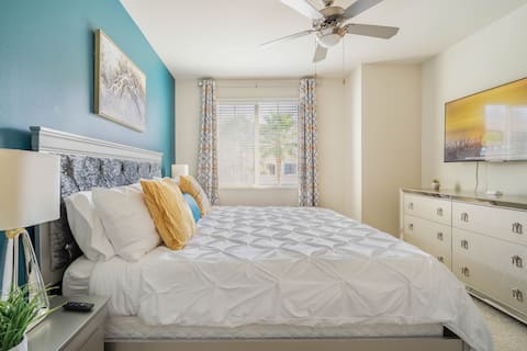 Entire Apt - King Bed Wi-Fi Pool Gym 55