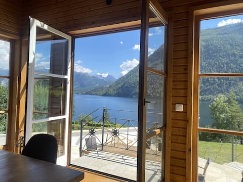 Haus Grundlsee with unique lake view