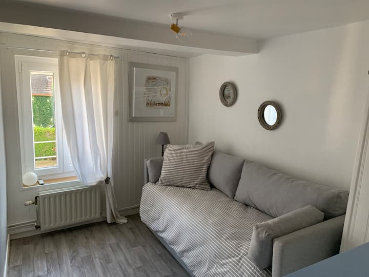 Спалня 2. Качествено разтегателно легло (2p)