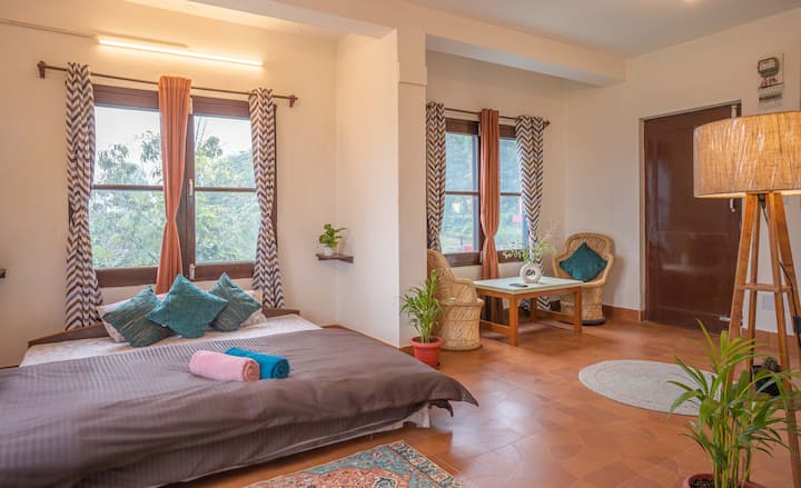 Lit confortable avec vue.