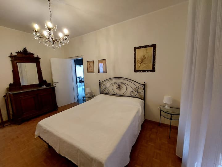 Двойна спалня