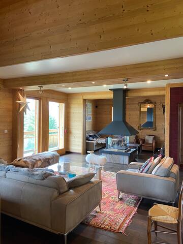 Chalet contemporain face aux pistes gallery image 4