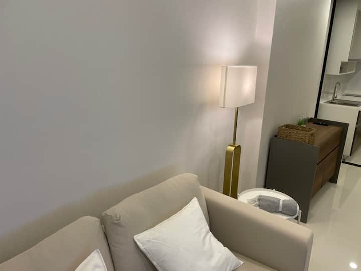 Cosy 1 Br- 1 Min To Bts, Icon Siam- Big Workspace - Bangkok