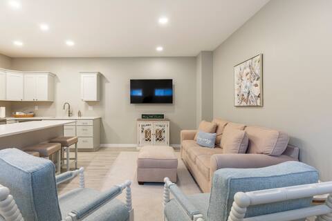No cleaning fee! NEW 2-BR 2-BA in Peoria Heights!