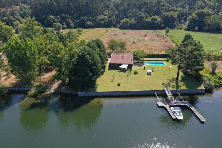 Unique Spot by the River Douro gallery image 2